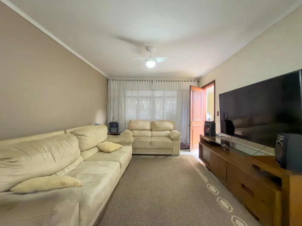 Casa, 4 quartos, 202 m² - Foto 1
