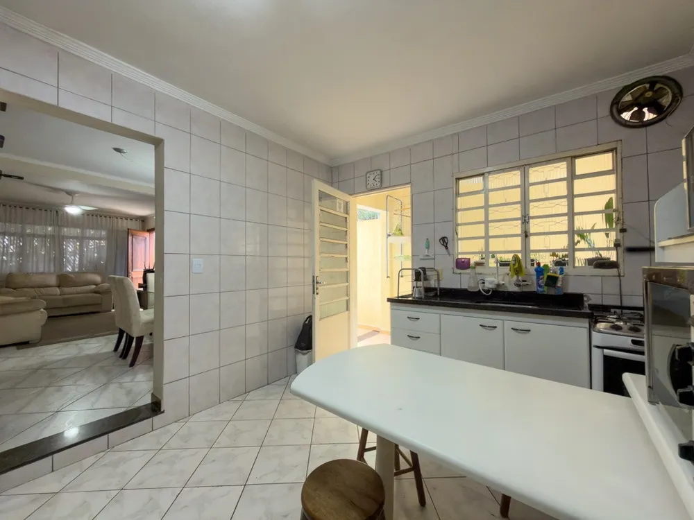 Casa, 4 quartos, 202 m² - Foto 3