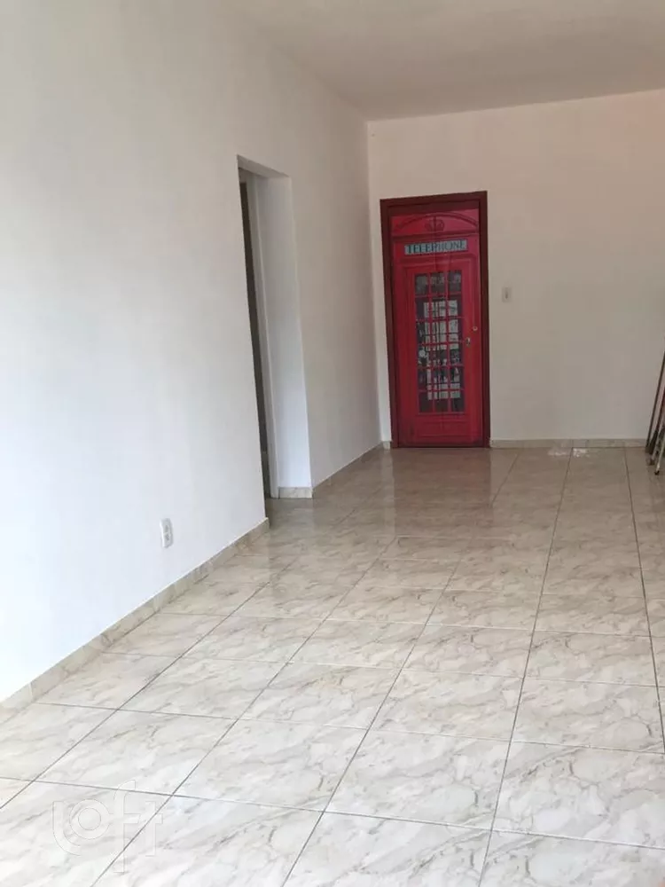 Apartamento à venda com 2 quartos, 70m² - Foto 1