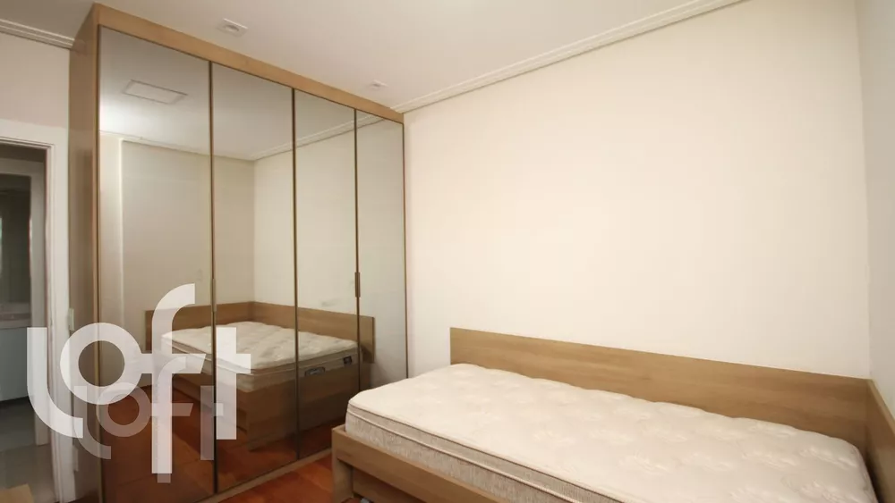 Apartamento à venda com 2 quartos, 68m² - Foto 2