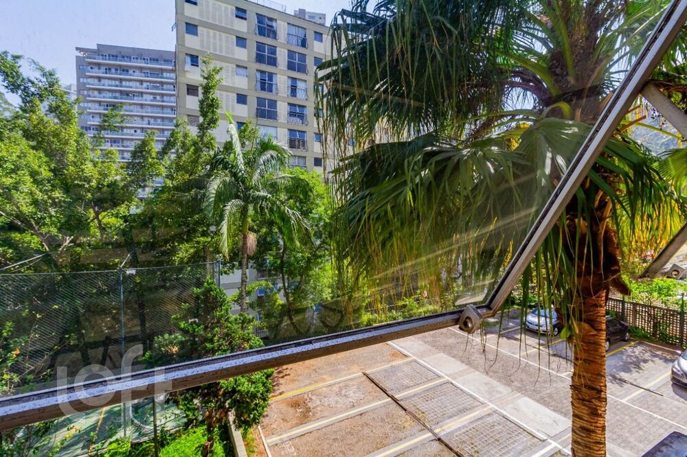 Apartamento à venda com 3 quartos, 87m² - Foto 1