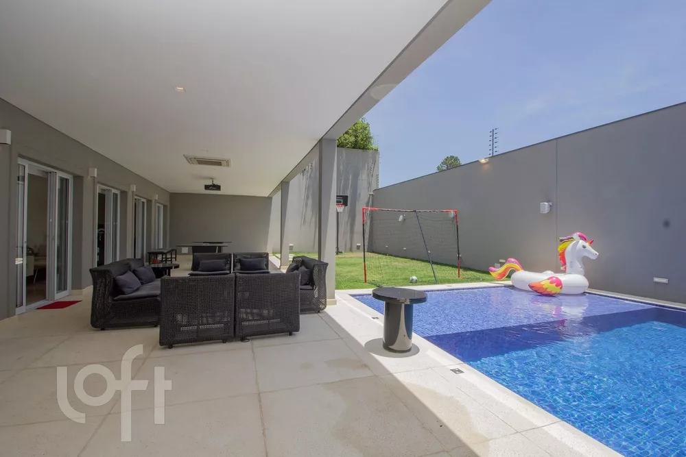 Casa à venda com 4 quartos, 497m² - Foto 1