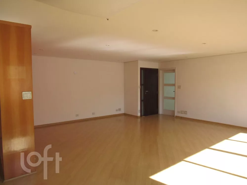 Apartamento à venda com 3 quartos, 115m² - Foto 2