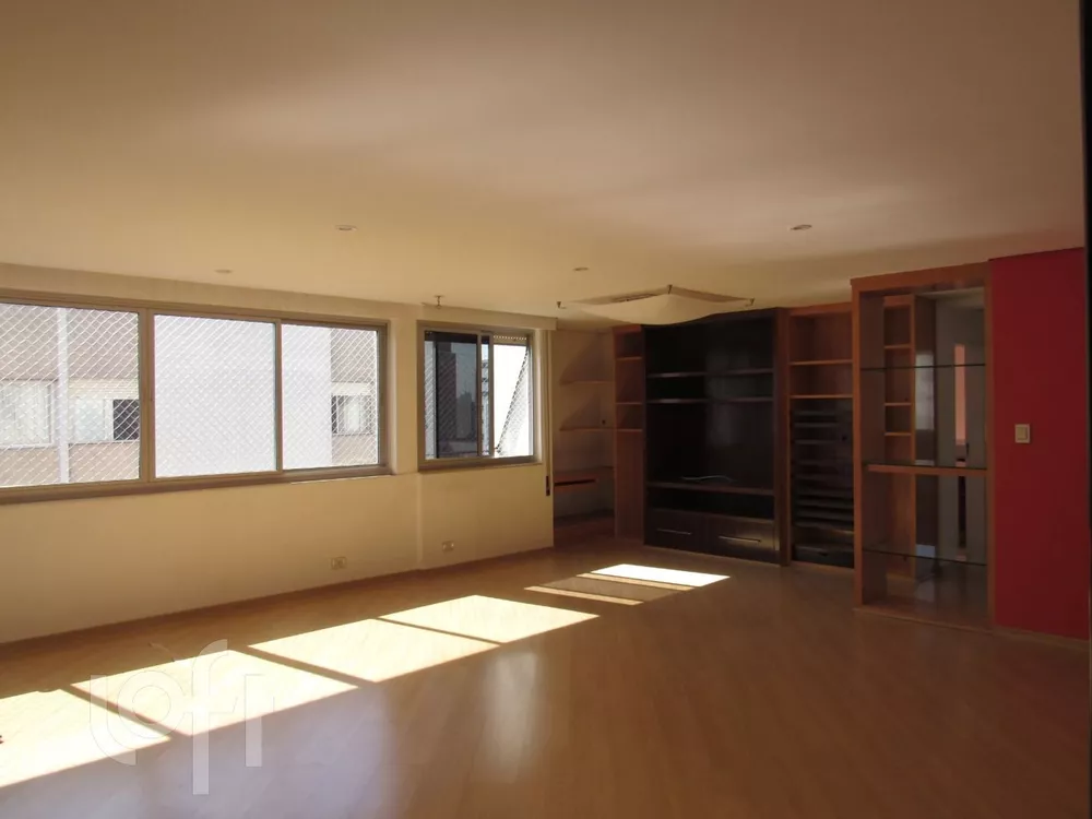 Apartamento à venda com 3 quartos, 115m² - Foto 1