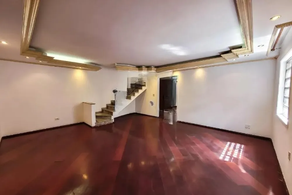 Casa, 3 quartos, 228 m² - Foto 1
