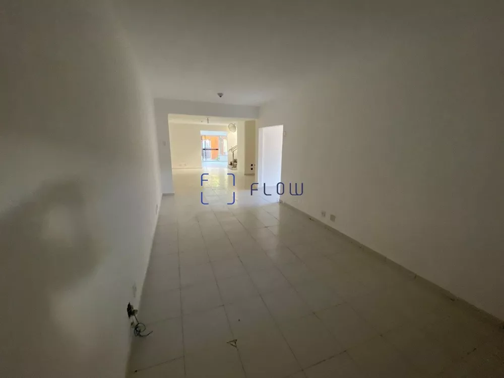 Casa à venda com 3 quartos, 318m² - Foto 4