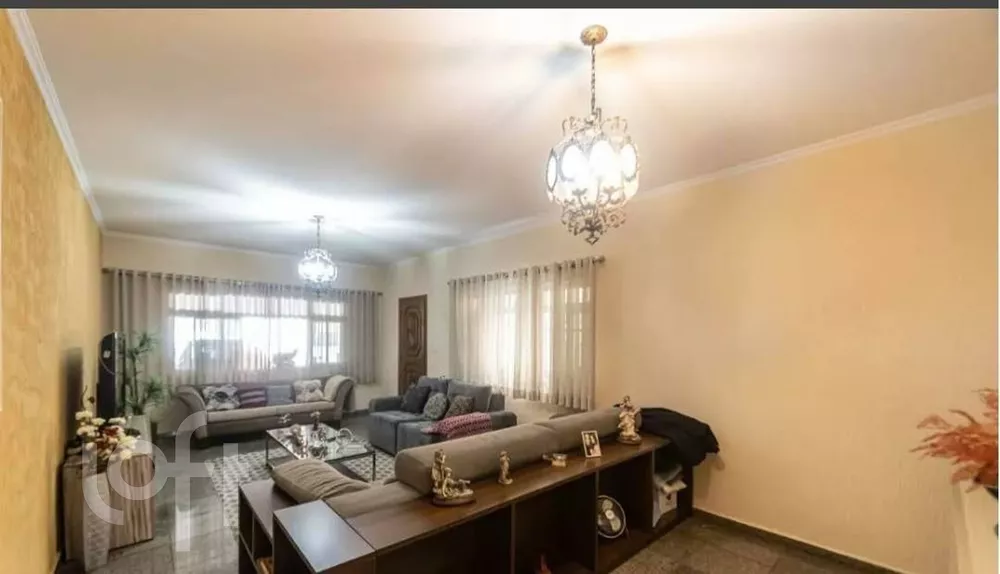 Casa à venda com 3 quartos, 210m² - Foto 4