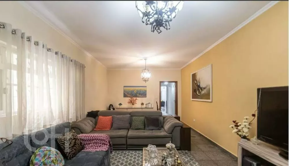 Casa à venda com 3 quartos, 210m² - Foto 2