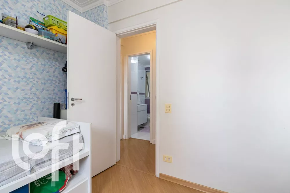 Apartamento à venda com 2 quartos, 69m² - Foto 4