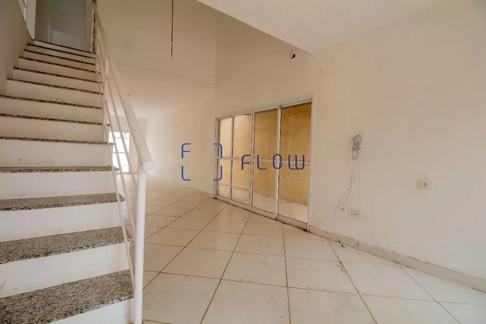 Casa para alugar com 4 quartos, 440m² - Foto 1