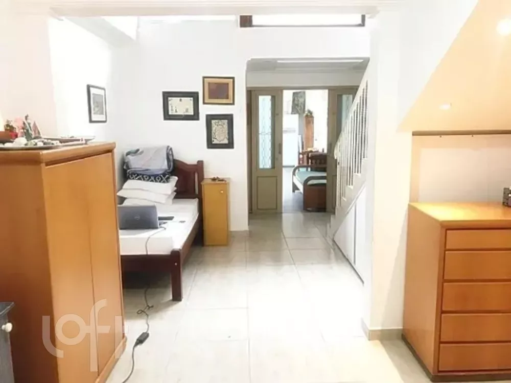 Casa à venda com 3 quartos, 300m² - Foto 1