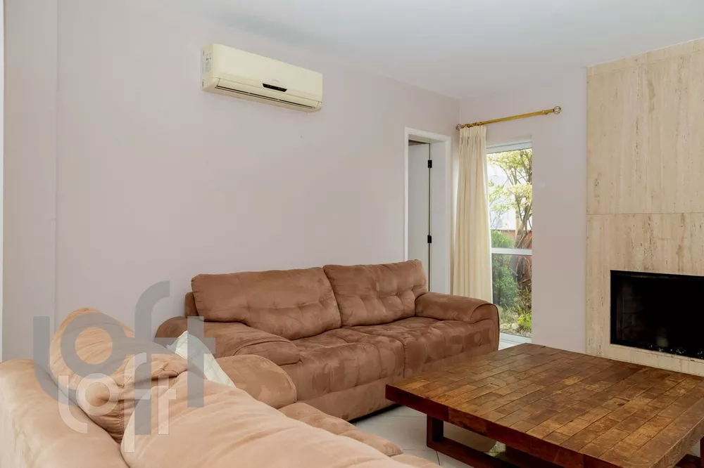 Apartamento à venda com 4 quartos, 231m² - Foto 1