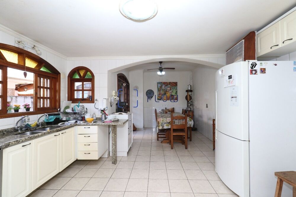 Casa à venda com 2 quartos, 280m² - Foto 11