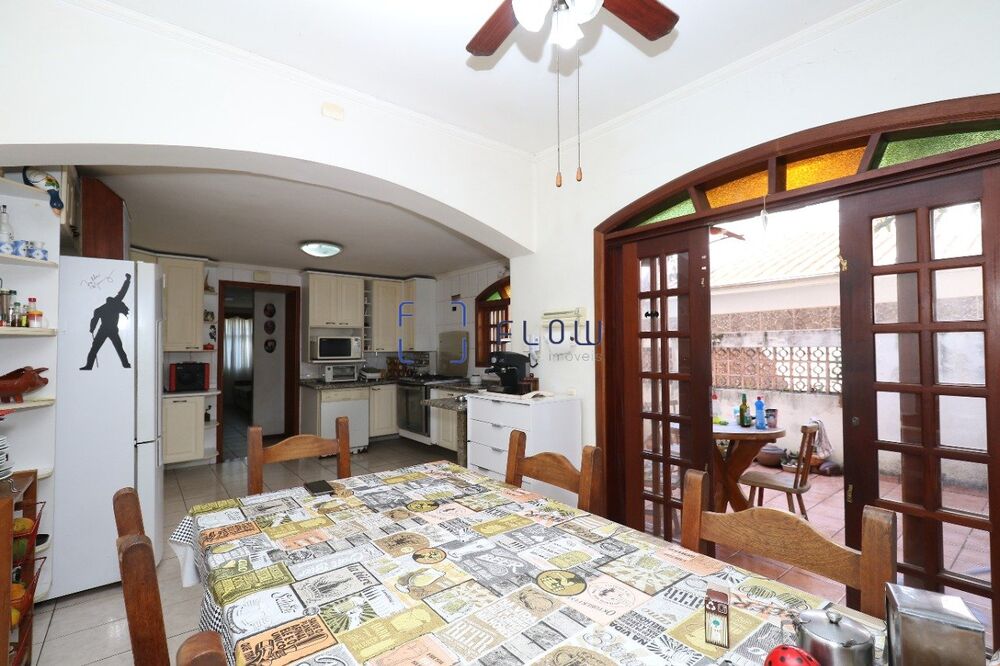 Casa à venda com 2 quartos, 280m² - Foto 9