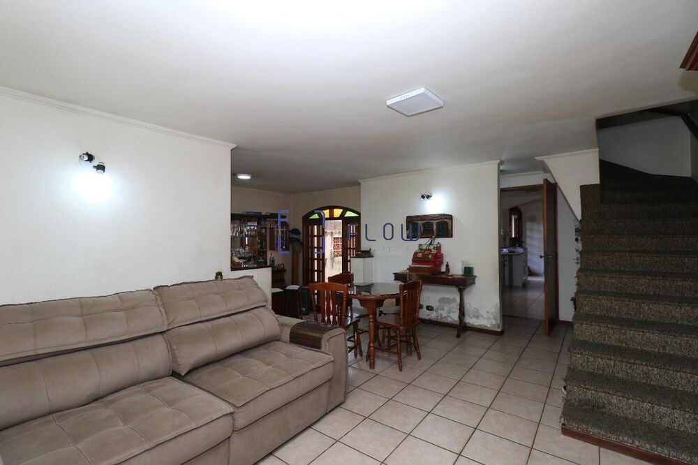 Casa à venda com 2 quartos, 280m² - Foto 1