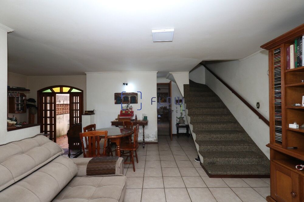 Casa à venda com 2 quartos, 280m² - Foto 2