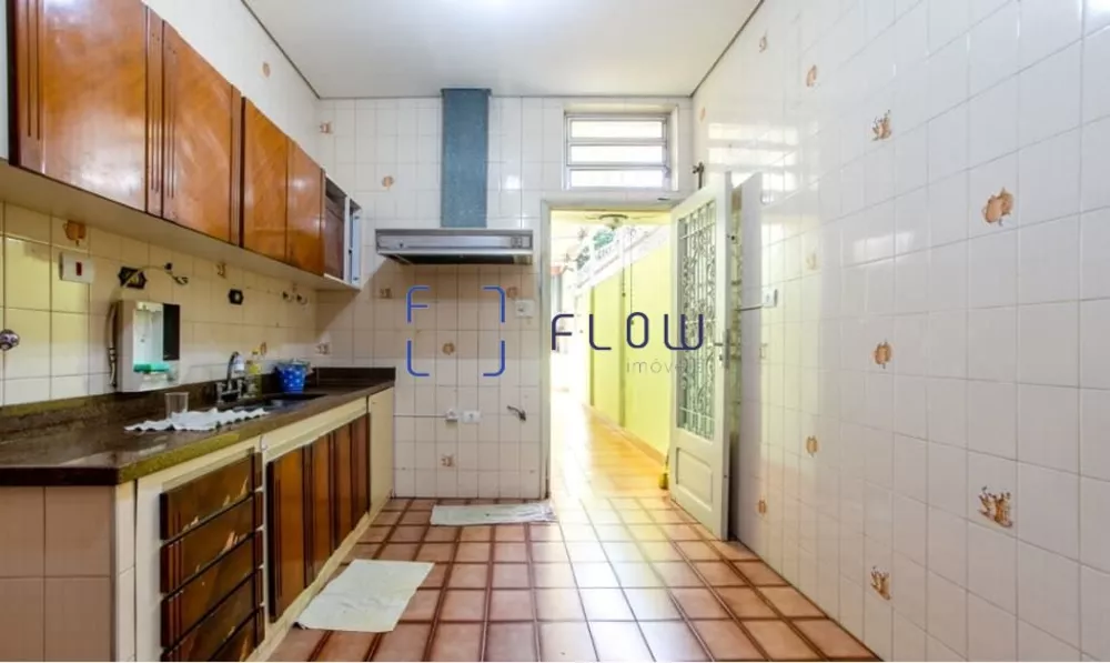 Casa à venda com 3 quartos, 300m² - Foto 8