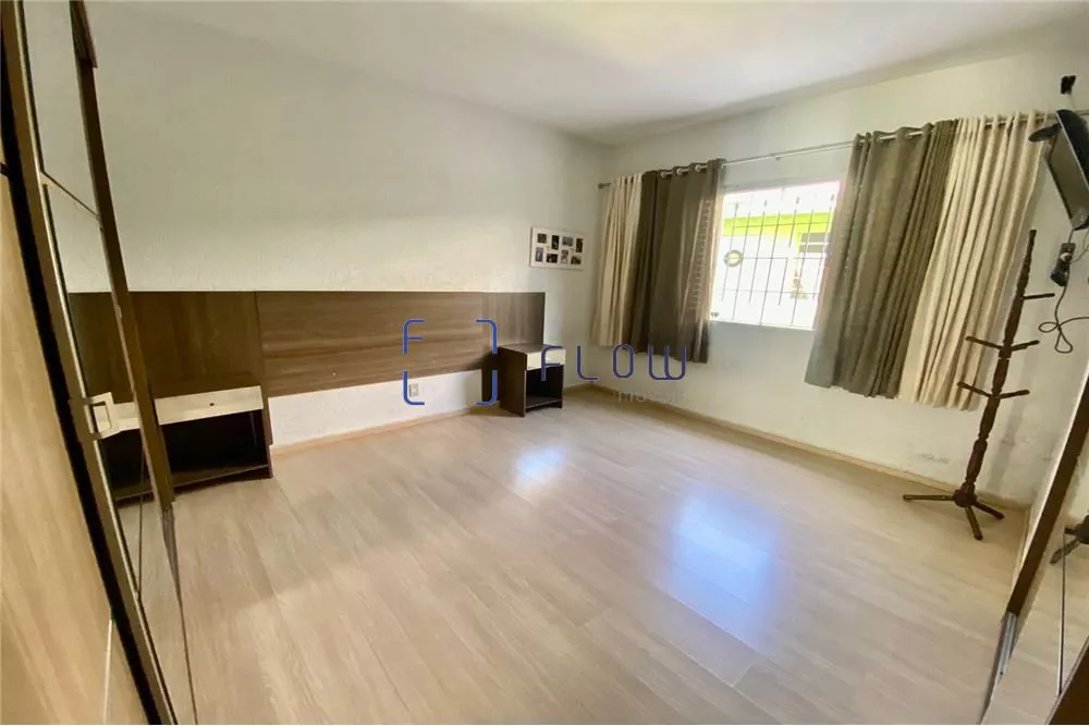 Casa à venda com 4 quartos, 283m² - Foto 8