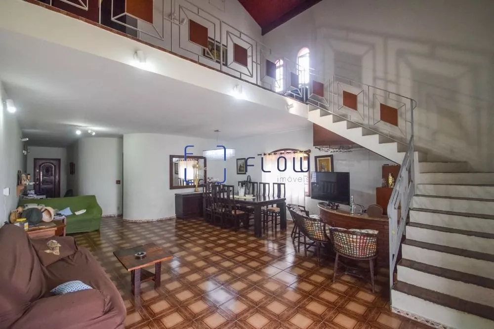 Casa à venda com 5 quartos, 333m² - Foto 3