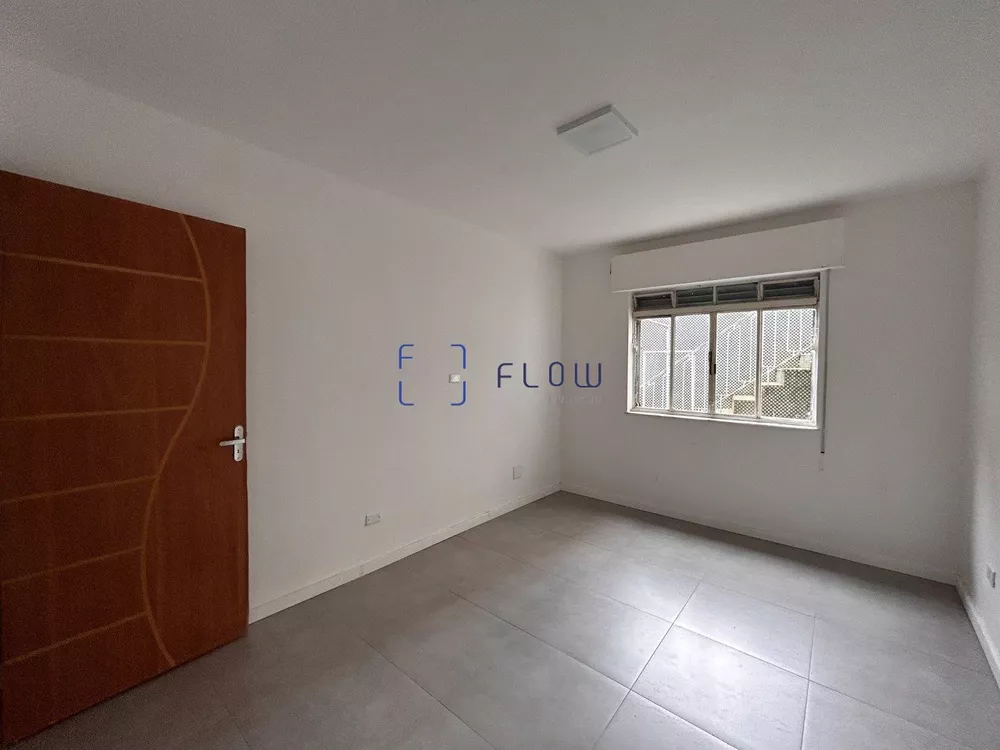 Casa à venda com 3 quartos, 210m² - Foto 14