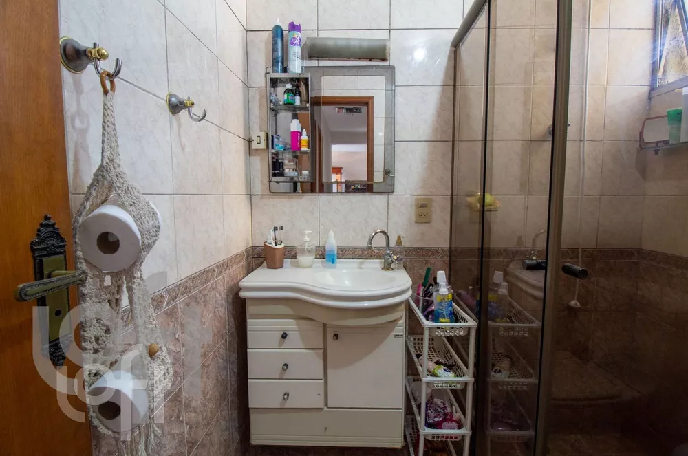 Apartamento à venda com 2 quartos, 67m² - Foto 2