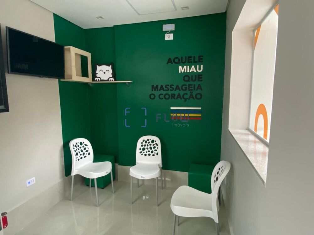 Casa à venda e aluguel com 12 quartos, 330m² - Foto 2