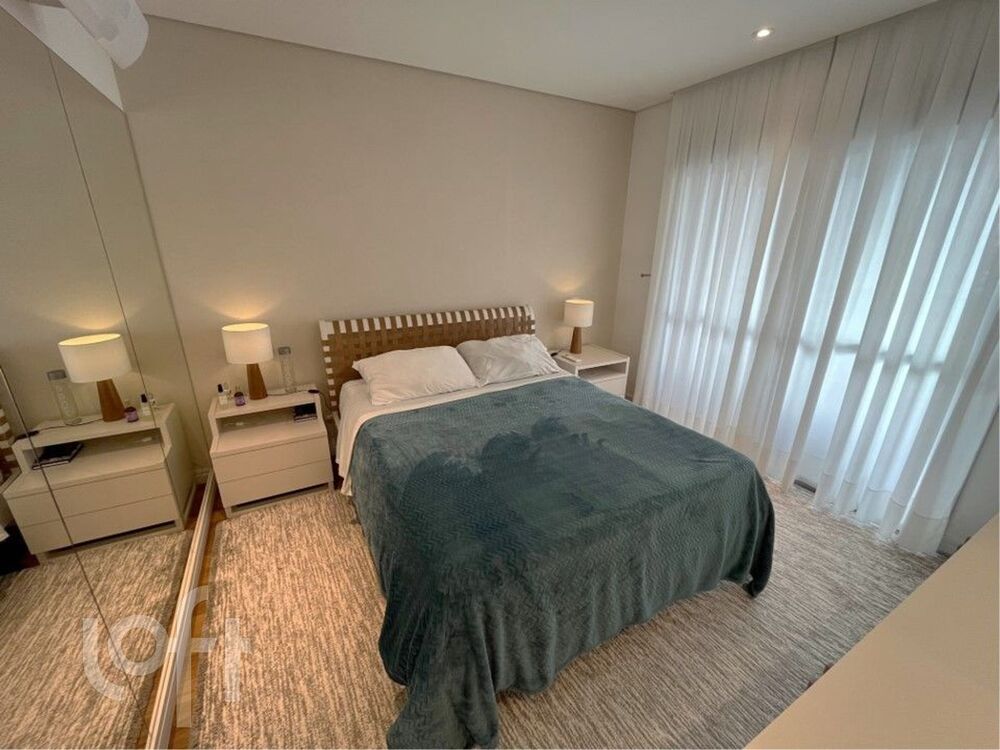 Apartamento à venda com 4 quartos, 220m² - Foto 9