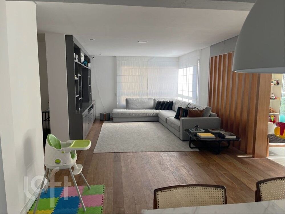 Apartamento à venda com 4 quartos, 220m² - Foto 1