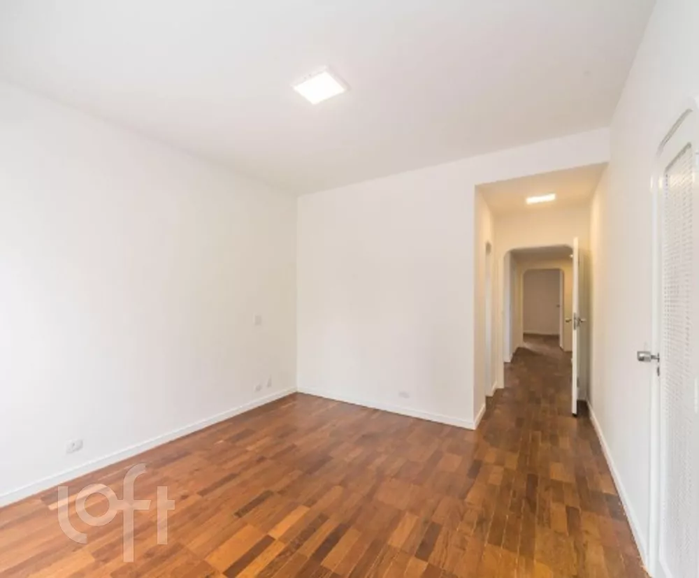 Apartamento à venda com 3 quartos, 161m² - Foto 2