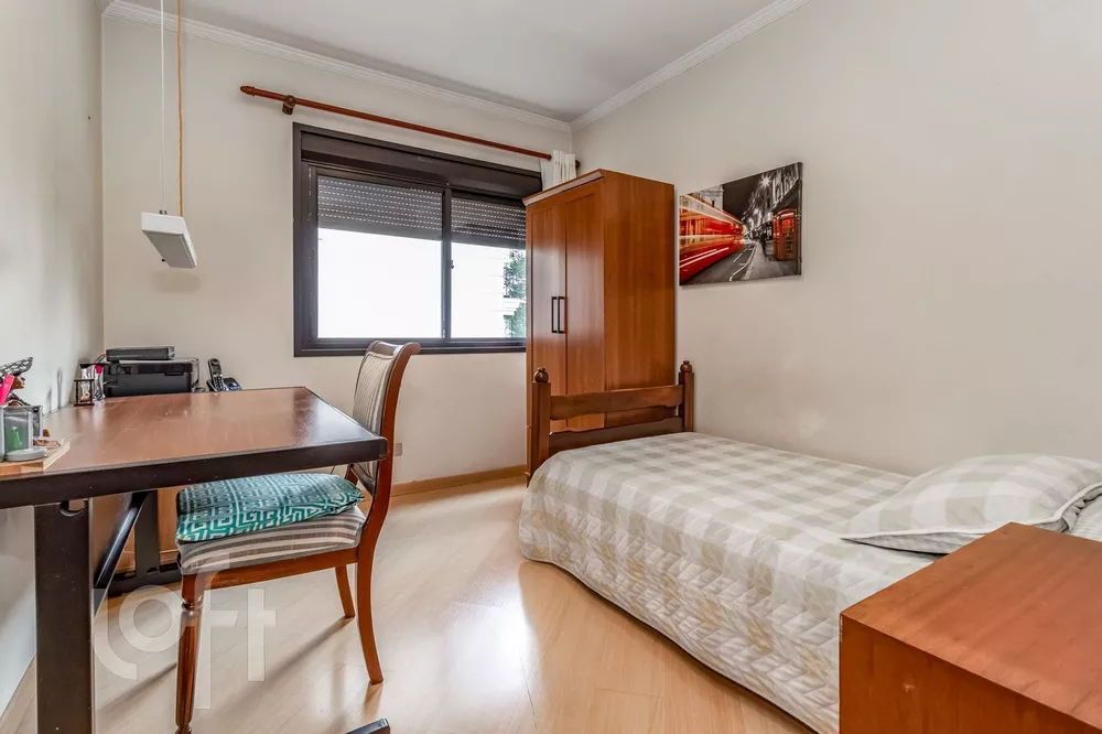 Apartamento à venda com 3 quartos, 135m² - Foto 3