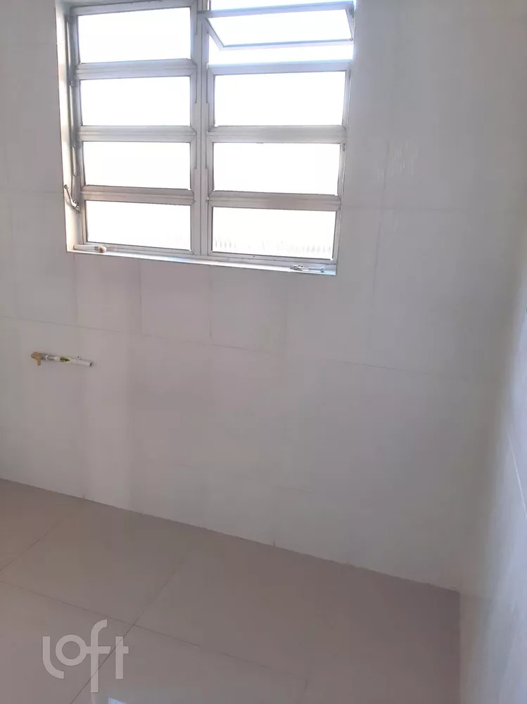 Apartamento à venda com 2 quartos, 42m² - Foto 2