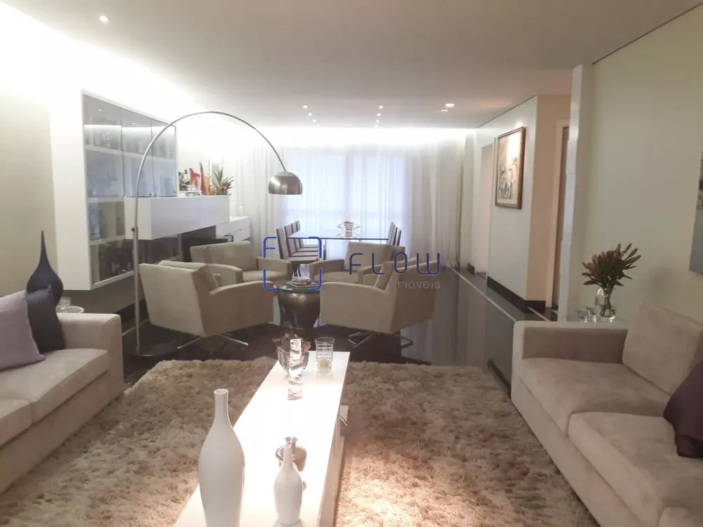 Apartamento à venda com 4 quartos, 250m² - Foto 1