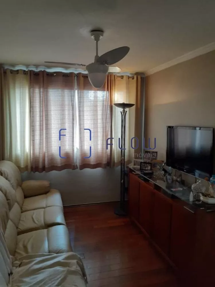 Apartamento à venda com 2 quartos, 70m² - Foto 2