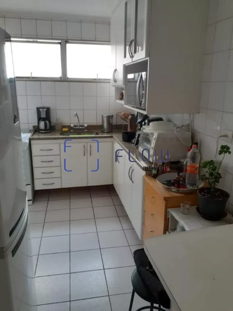 Apartamento à venda com 2 quartos, 70m² - Foto 3