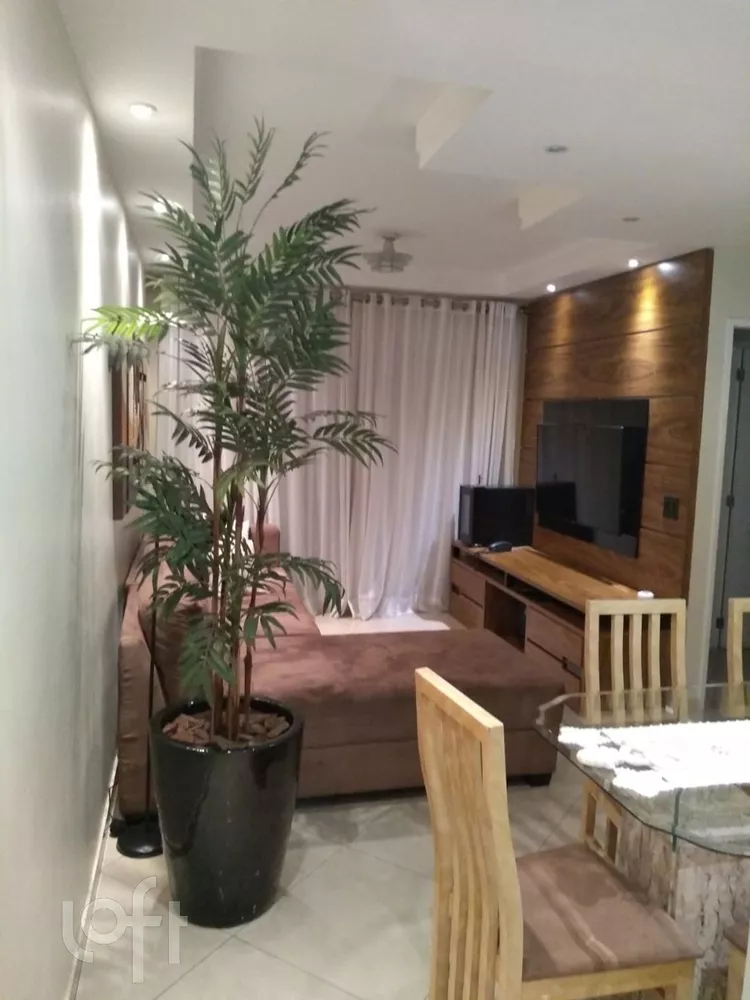 Apartamento à venda com 3 quartos, 82m² - Foto 1