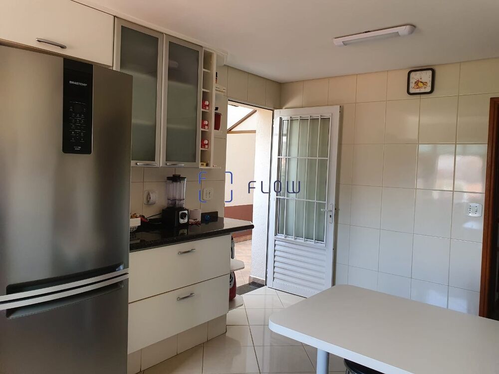 Casa, 3 quartos, 220 m² - Foto 11