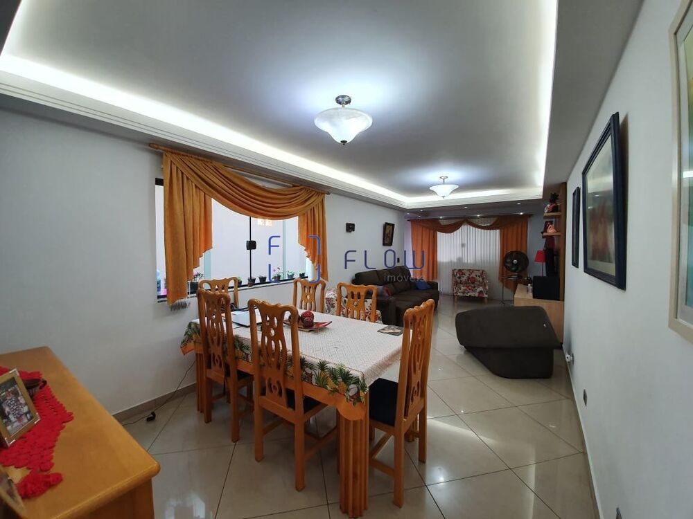 Casa, 3 quartos, 220 m² - Foto 2