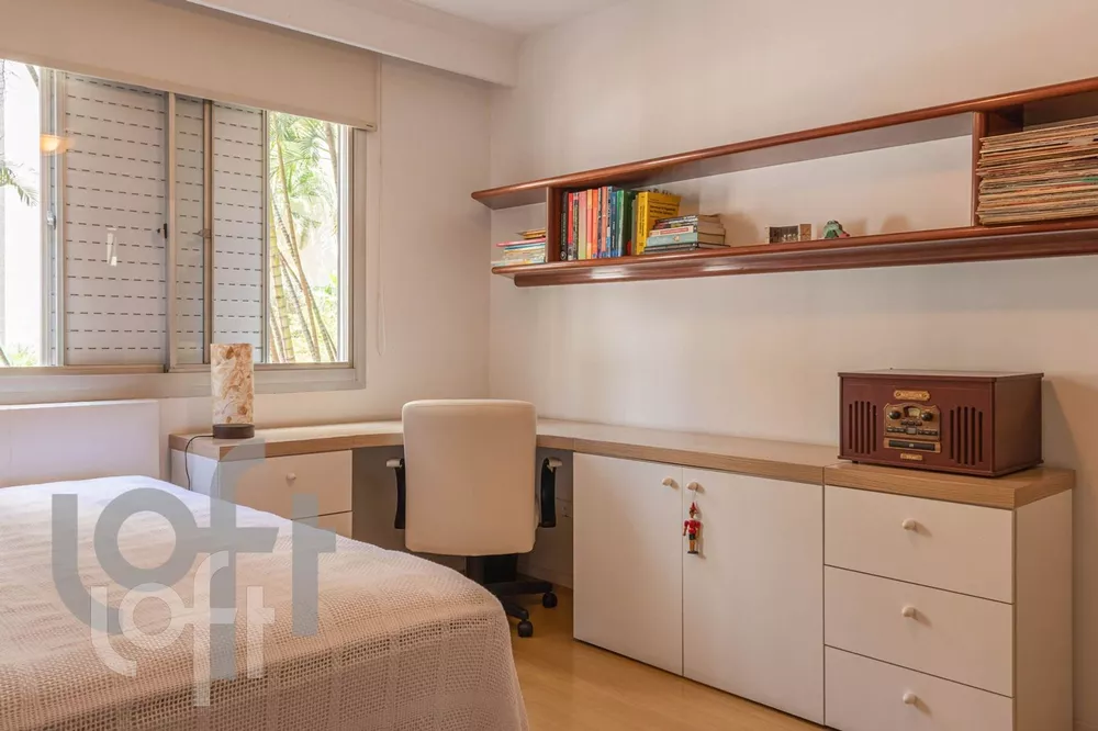 Apartamento à venda com 3 quartos, 214m² - Foto 3