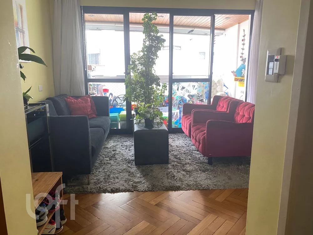 Apartamento à venda com 3 quartos, 97m² - Foto 1