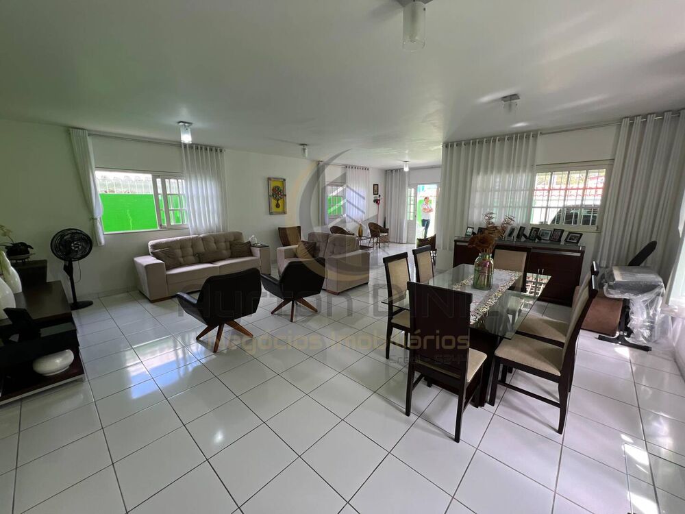 Casa à venda com 3 quartos, 190m² - Foto 3