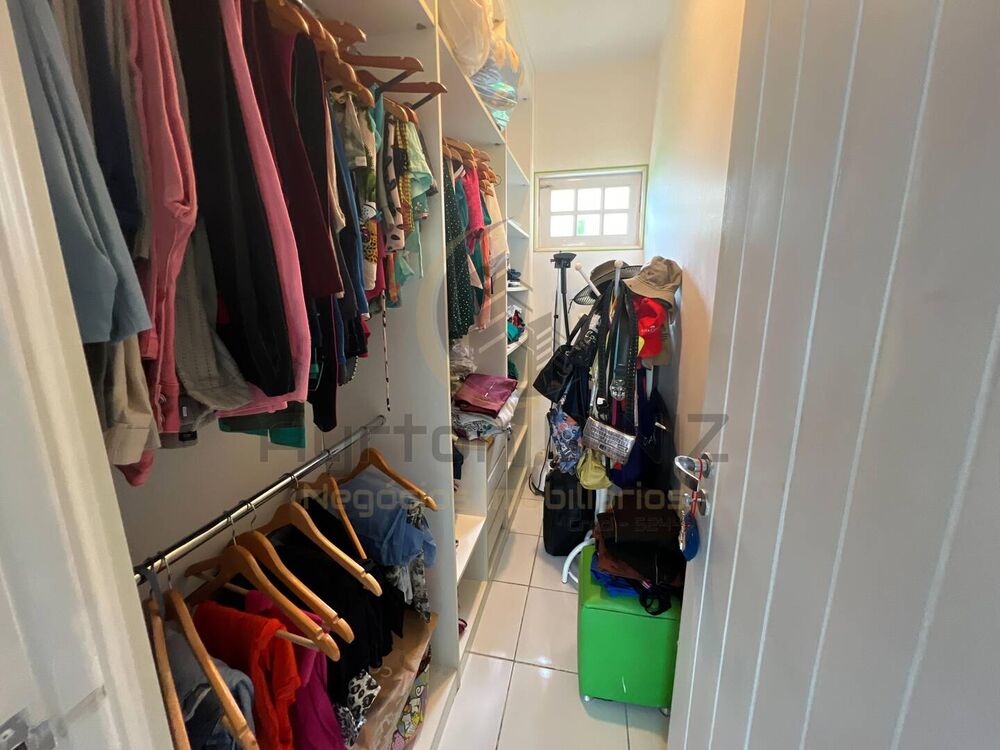 Casa à venda com 3 quartos, 190m² - Foto 1