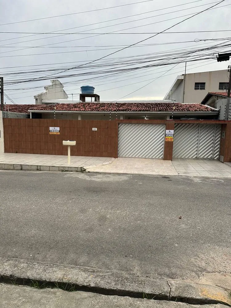 Casa, 3 quartos, 180 m² - Foto 1