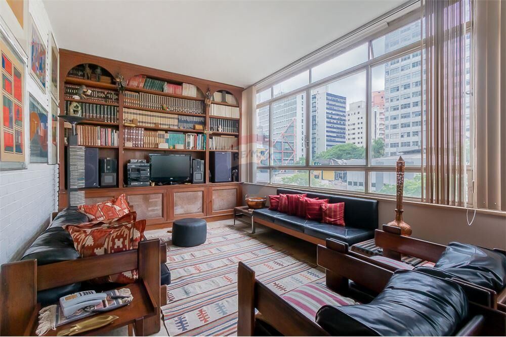 Apartamento para alugar com 4 quartos, 400m² - Foto 1