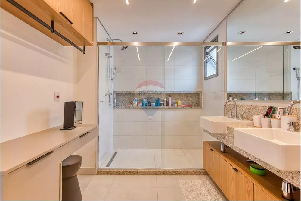 Apartamento, 3 quartos, 200 m² - Foto 1