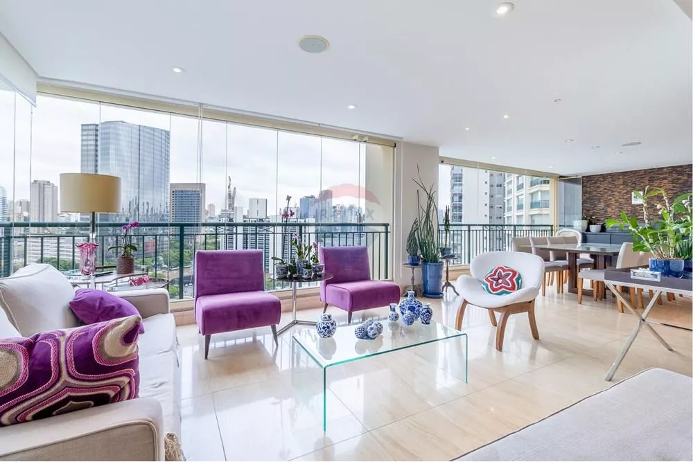 Apartamento, 3 quartos, 205 m² - Foto 1