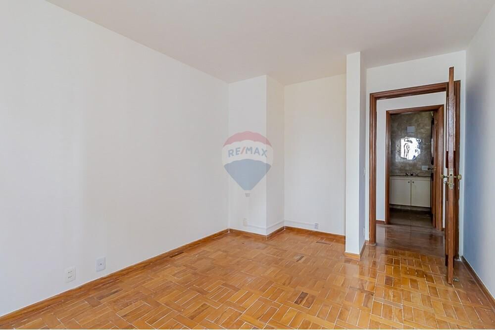 Apartamento à venda com 4 quartos, 233m² - Foto 6