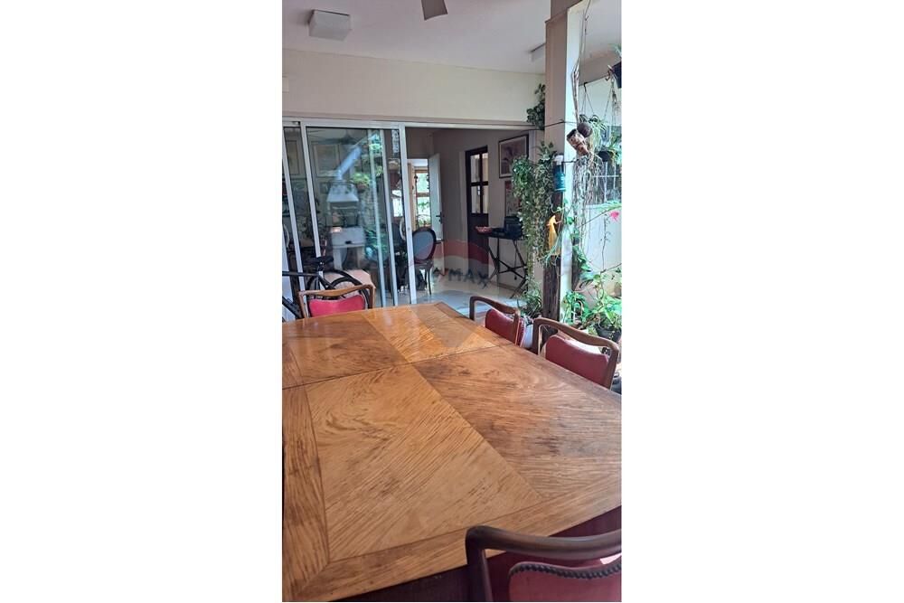 Casa à venda com 4 quartos, 248m² - Foto 3