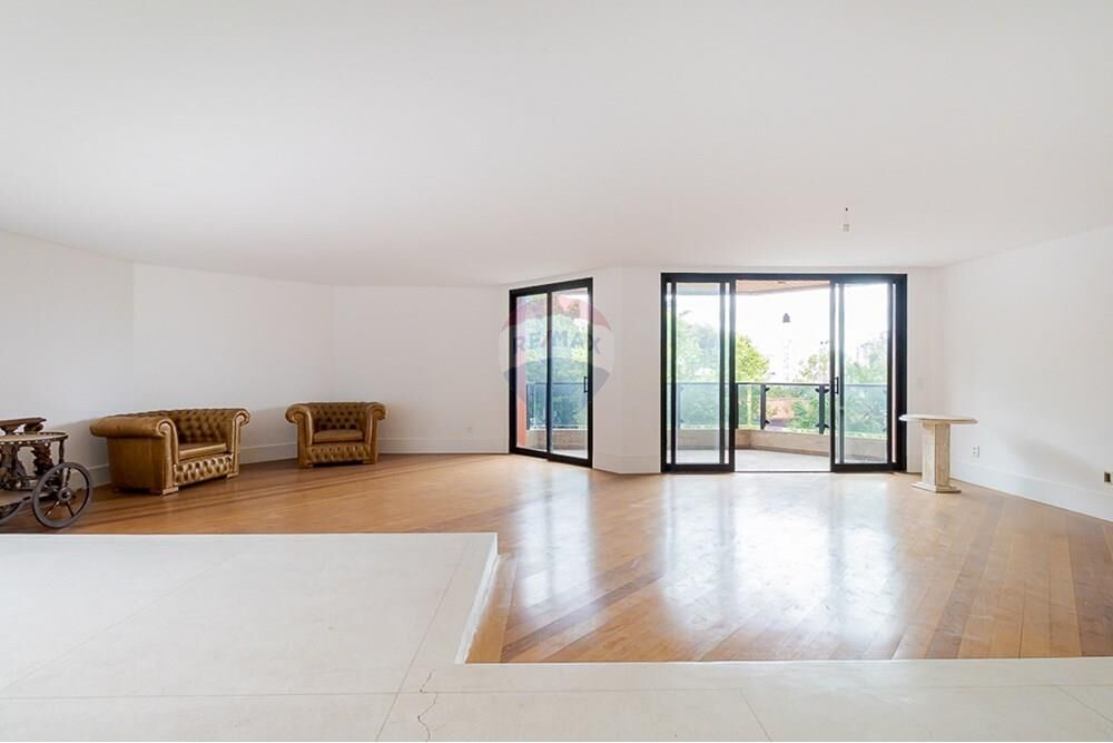 Apartamento à venda com 5 quartos, 212m² - Foto 1