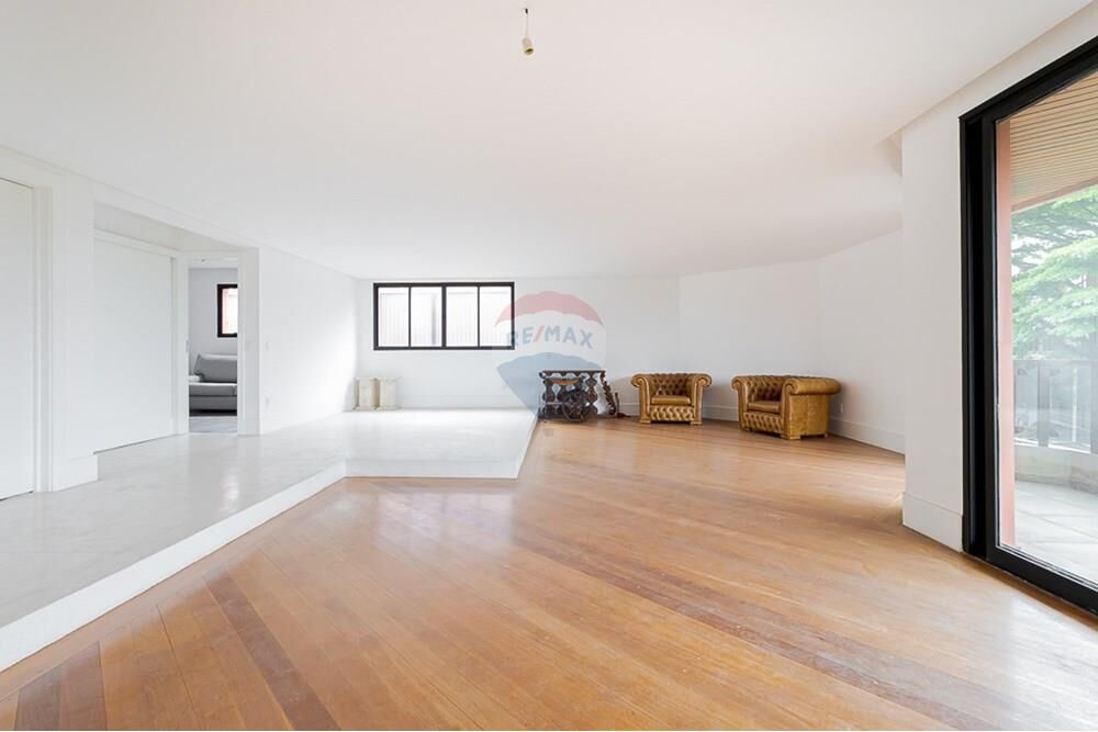 Apartamento à venda com 5 quartos, 212m² - Foto 4