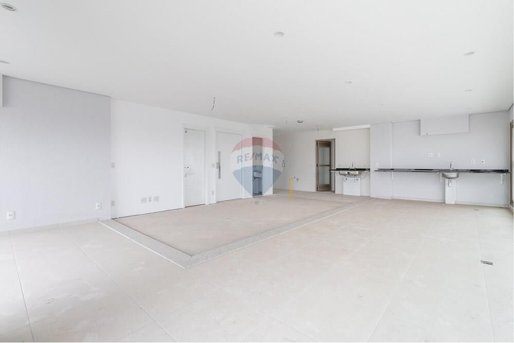 Apartamento à venda com 3 quartos, 144m² - Foto 1